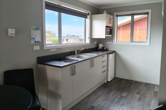 Studio West - kitchenette