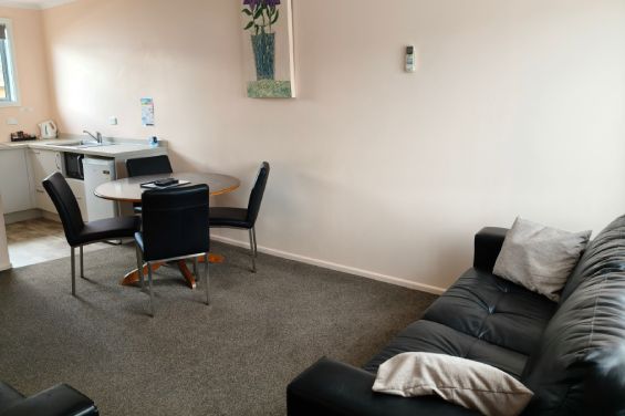 2-Bedroom Queen Unit