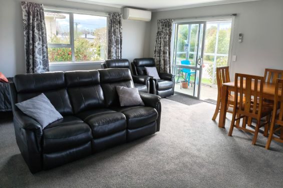 2-Bedroom Luxury Unit - lounge